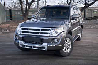 Реснички на передние фары Mitsubishi Pajero IV 4 (2006-2015) + УСТАНОВОЧНЫЙ КОМПЛЕКТ
