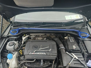 Растяжка передних стоек Seat Leon MK3 (2012-2016) доступен синий, красный и черный цвет