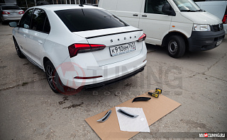 SILVER. Имитация насадок глушителя RS Style крашенные для Skoda Rapid II Gen (2020 - н.в.)
