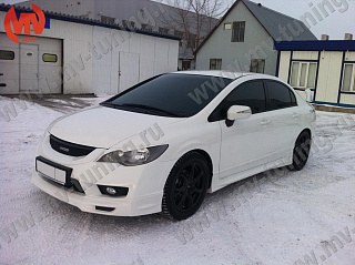 Решетка радиатора (СЕТКА В КОМПЛЕКТЕ) "Mugen Style" Honda Civic 4D (2009-2012) + УСТАНОВОЧНЫЙ КОМПЛЕКТ