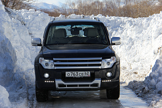 Решетка Радиатора var №3 Mitsubishi Pajero IV 4 Broomer Design (2006-2015)