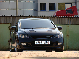 Решетка радиатора(СЕТКА В КОМПЛЕКТЕ) "Mugen Style" Honda Civic 4D (2006-2009) + УСТАНОВОЧНЫЙ КОМПЛЕКТ
