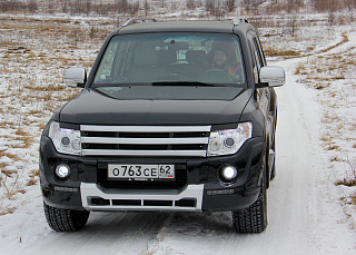 Решетка Радиатора var №3 Mitsubishi Pajero IV 4 Broomer Design (2006-2015)