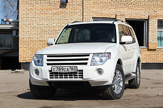 Решетка Радиатора var №3 Mitsubishi Pajero IV 4 Broomer Design (2006-2015) БЕЗ СЕТКИ