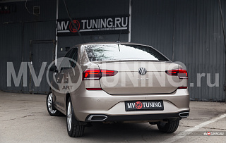 SILVER. Имитация насадок глушителя(выхлопа) крашенные для VW Polo Liftback 2020 - 2023