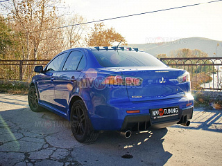 Накладка на задний бампер в стиле EVO  var №2 Mitsubishi Lancer X (2007-2016)