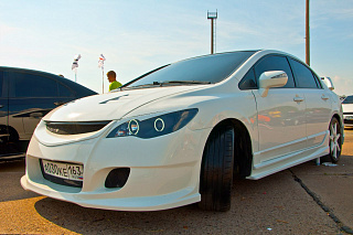 Реснички на фары фигурные var№2 Honda Civic 4D 2006-2012 + УСТАНОВОЧНЫЙ КОМПЛЕКТ