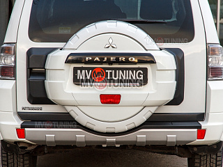 Бокс запасного колеса Mitsubishi Pajeo 4 IV 2006 - 2015 до последнего рестайлинга (покрашеный в коллерый цвет) M313863 ***