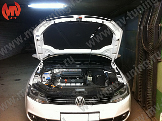 Упор капота VW Jetta VI (2010-2017)