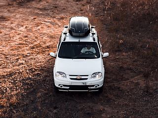 Автобокс Broomer Venture L (430л) с системой Fast Mount (Чёрный глянец)